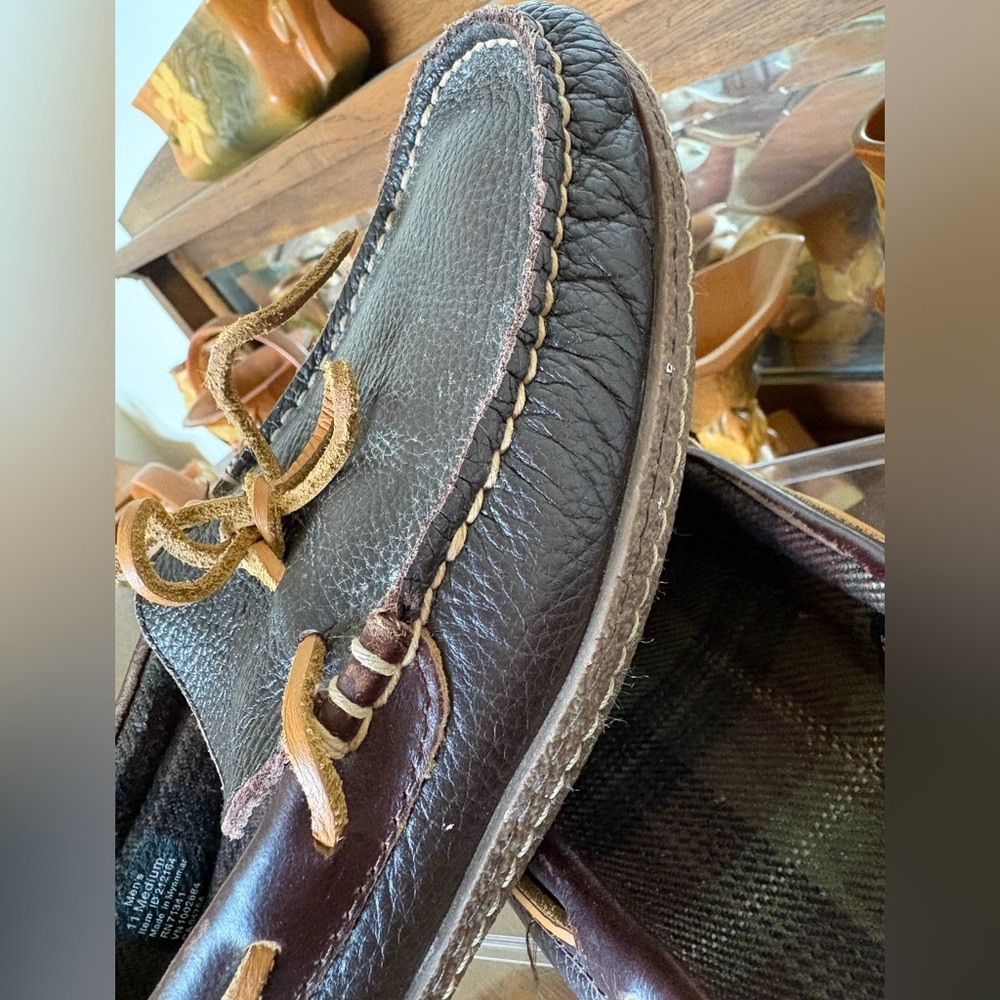 LLBEAN Men’s Size 11 Handsewn Flannel Lined Brown Leather Slippers Moccasins - Picture 11 of 13